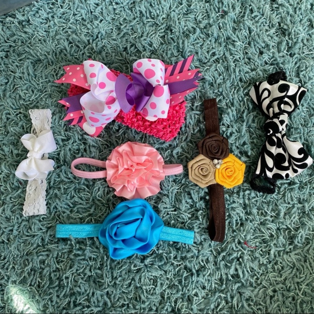 Lot of 6 baby headbands 
White, pink, purple, brown, mustard, beige, black, blue